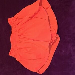 Lululemon Atletica Active Short, Size 4, Color Orange 🍊 😍 👌